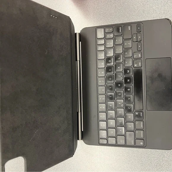 APPLE IPAD PRO MAGIC KEYBOARD